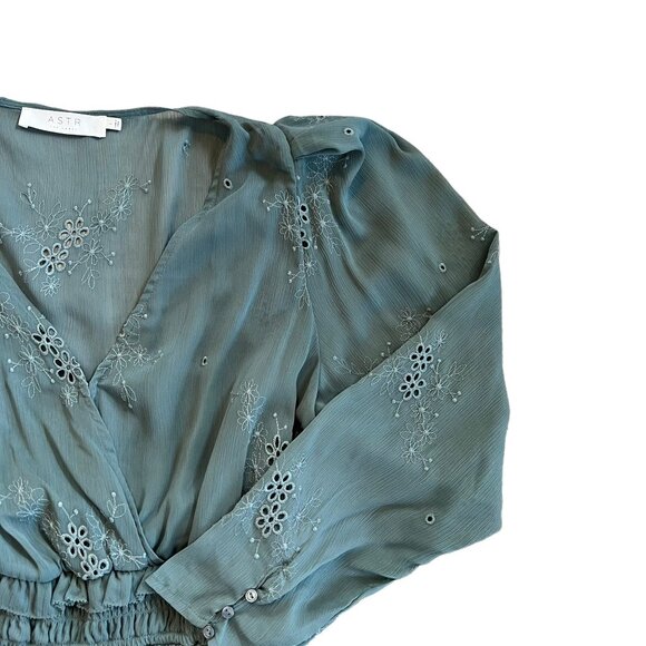 ASTR The Label Floral Embroidered Boho Babydoll Top L - Picture 3 of 13